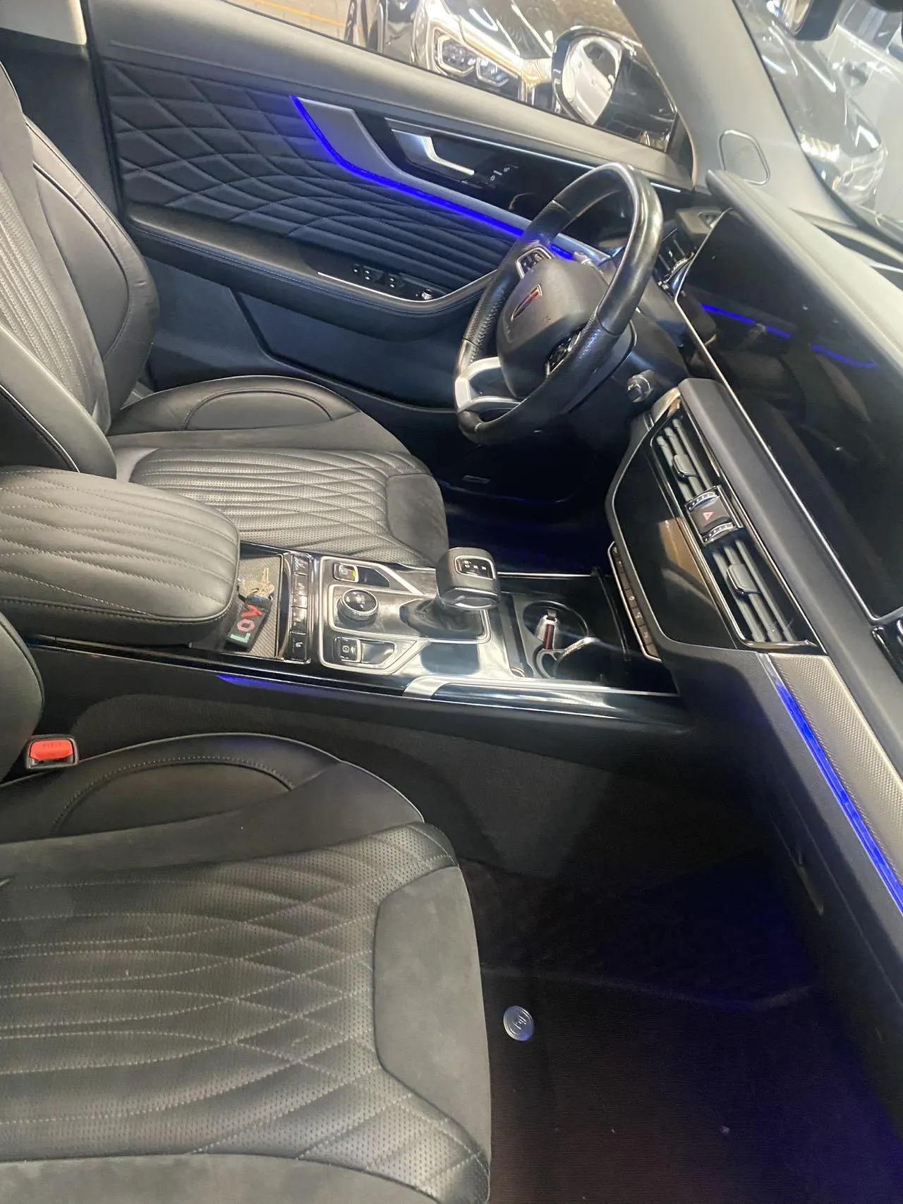 HongQi 2022 HS5 2.0T 4-wheel drive smart flag-sharing version automatic gear 6