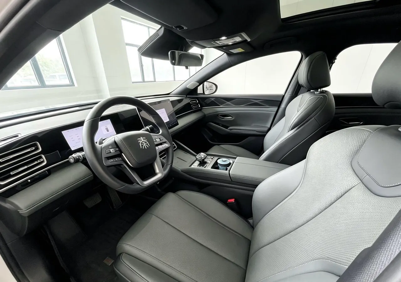 BYD 2025 Qin L DM-i 1.5 stepless smart driving version 120KM Exceed automatic gear 8