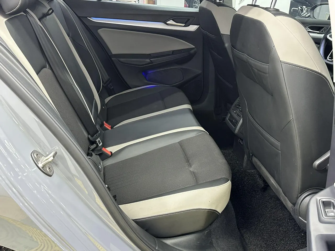 Volkswagen 2021 Golf 8 PRO 1.4TSI 280TSI Automatic 9