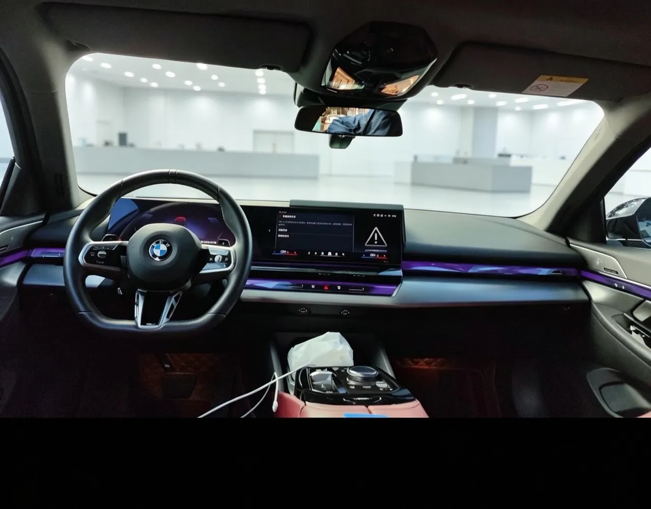 BMW 5 Series 2026 model 530Li 48V 2.0T Leading Edition M Sport Package Automatic 3
