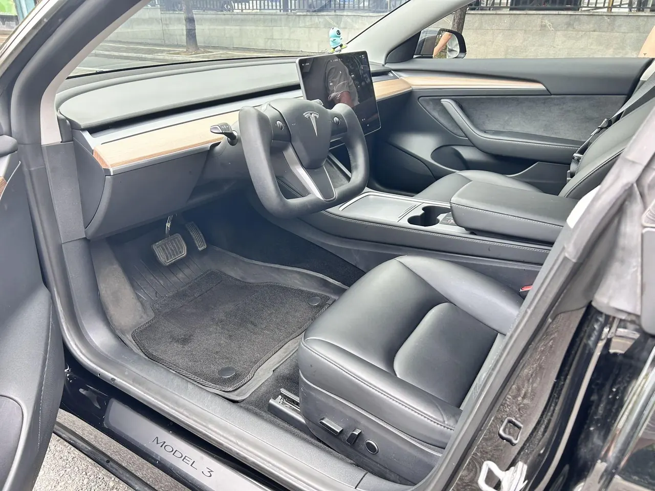 Tesla 2022 Model 3 rear-wheel drive version of automatic transmission 2