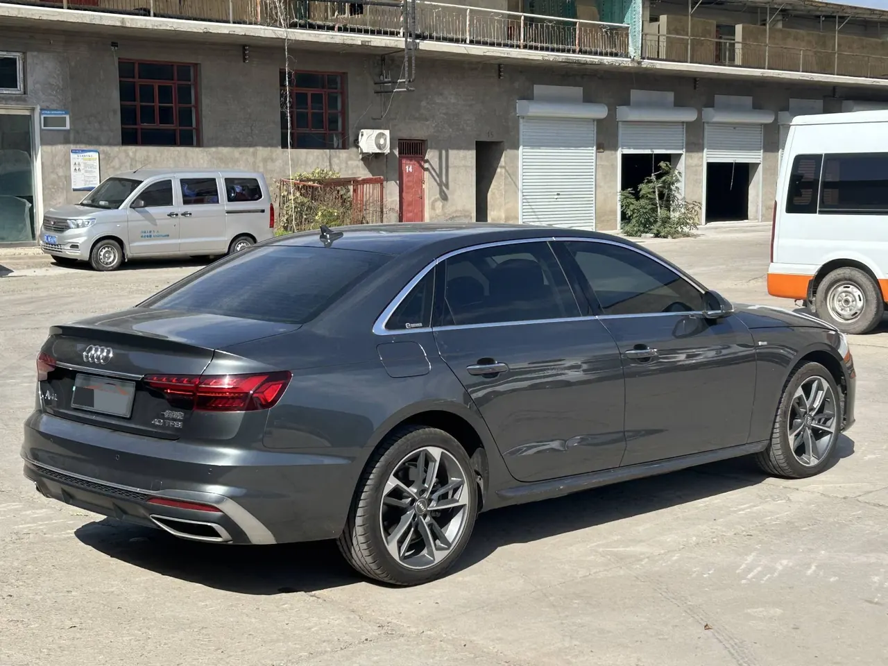 Audi 2020 A4L 2.0TFSI 40TFSI Fashion Dynamic Automatic 9