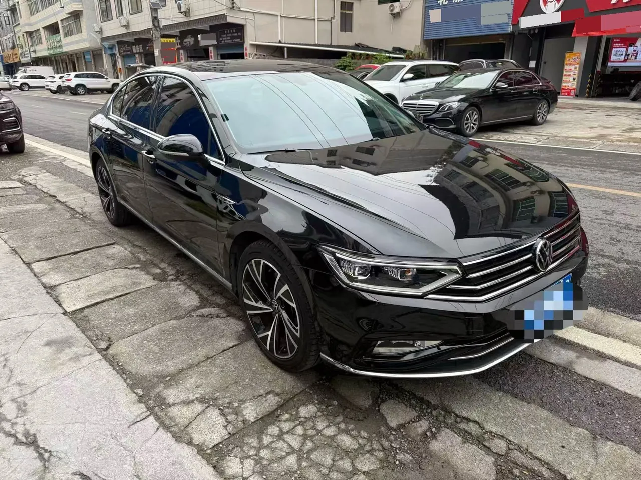 Volkswagen 2023 Magotan 2.0TSI 330TSI 2 million Commemorative Luxury Automatic Gear 2