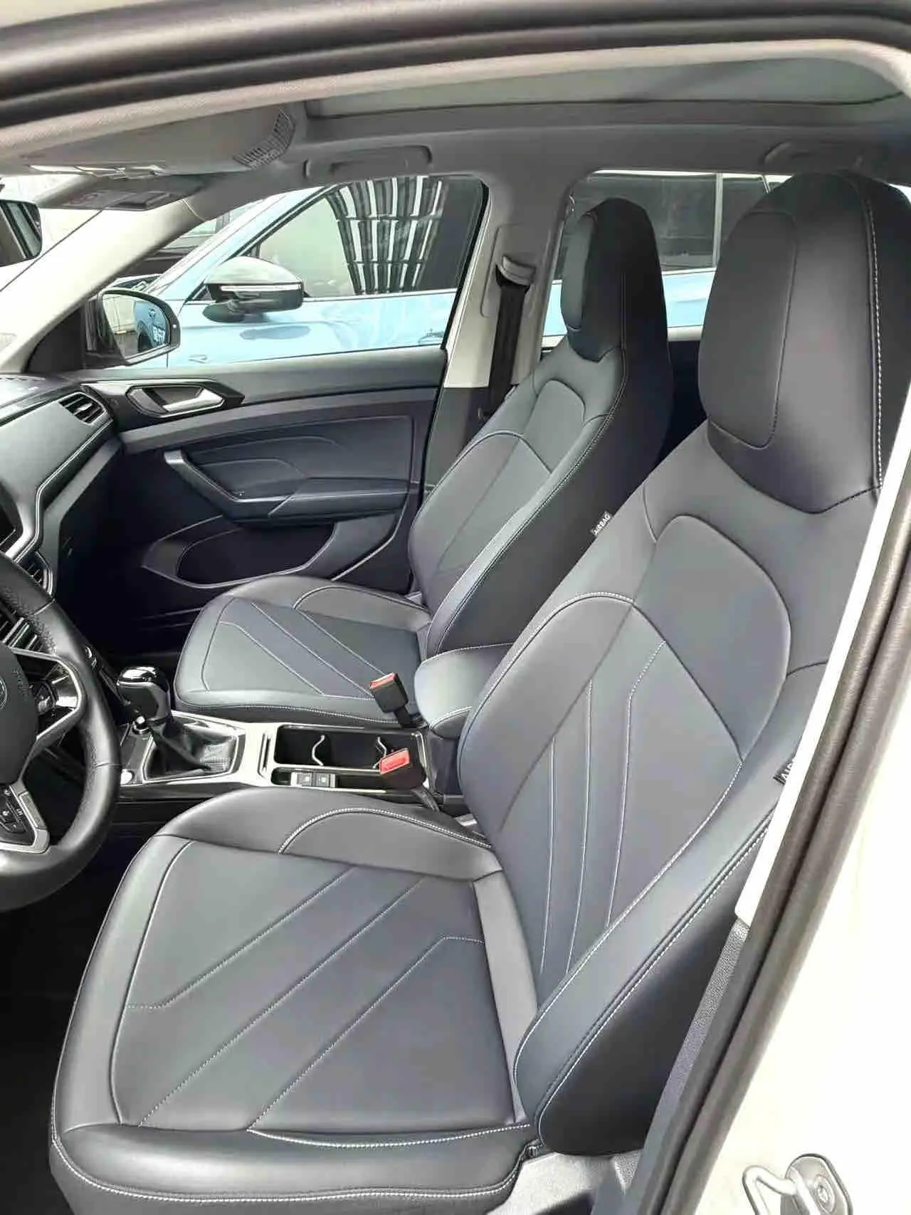 Volkswagen 2026 Tuyue Xinrui 1.5TSI 300TSI Sharp Enjoy Edition Automatic Gear 3