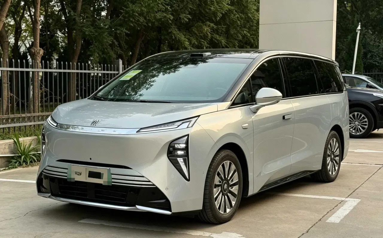 Buick 2026 to the world family 1.5T luxury version of automatic gear - View 1