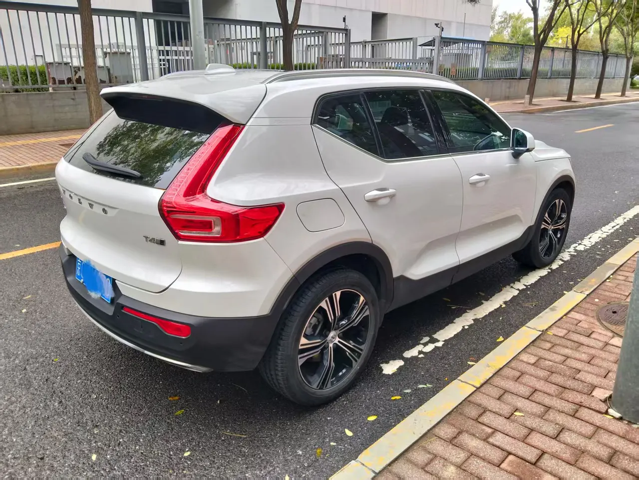 Volvo 2020 XC40 2.0T T4 4-wheel drive Zhiyuan Deluxe Edition Automatic Gear 5