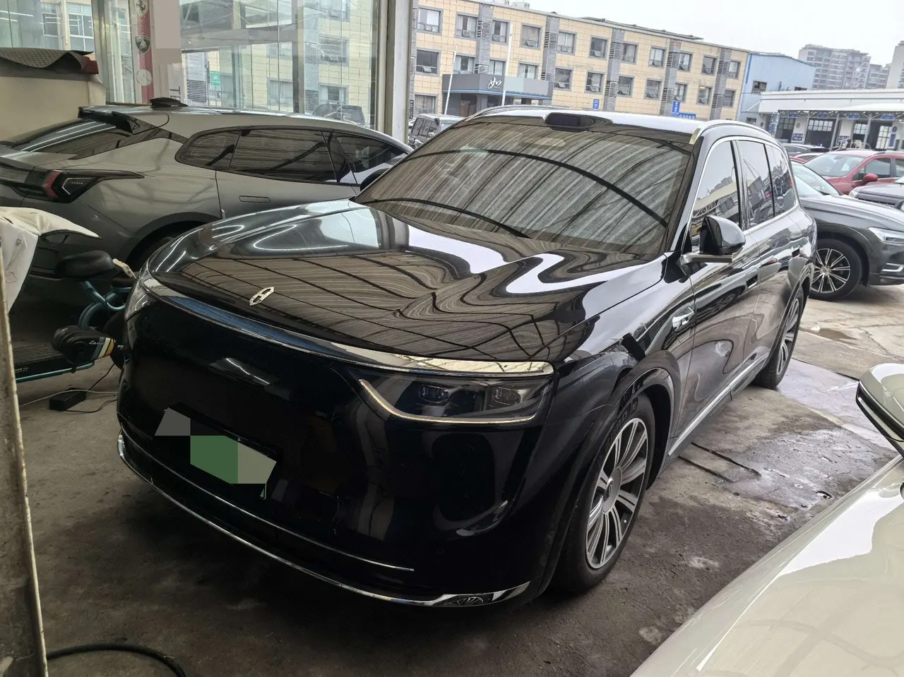 AITO 2025 AITO M8 Max Edition 53.4kWh 6-seat Edition Automatic Gear - View 1