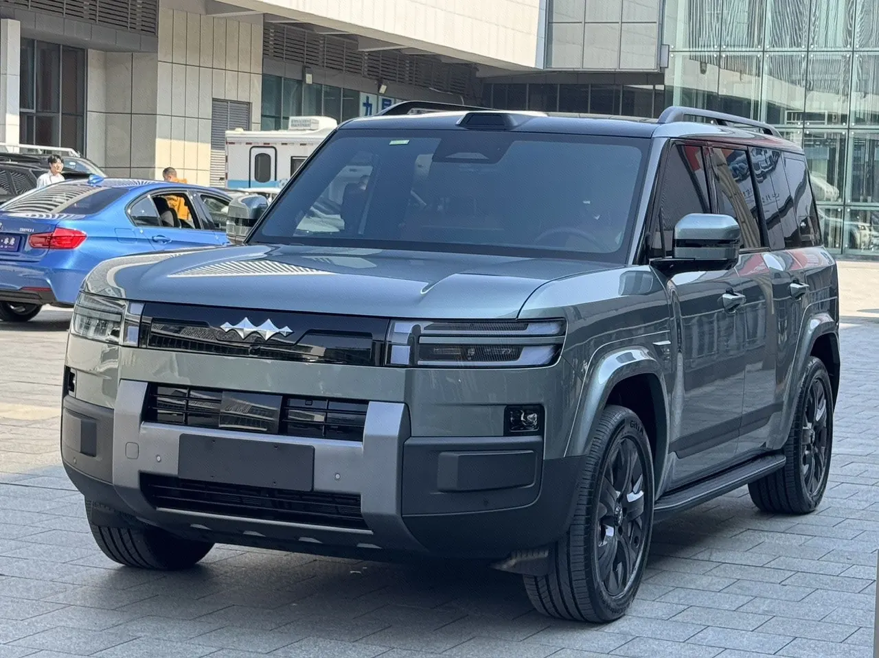 FangChengBao 2026 titanium 7 EV 675KM four-wheel drive flash version automatic gear - View 1