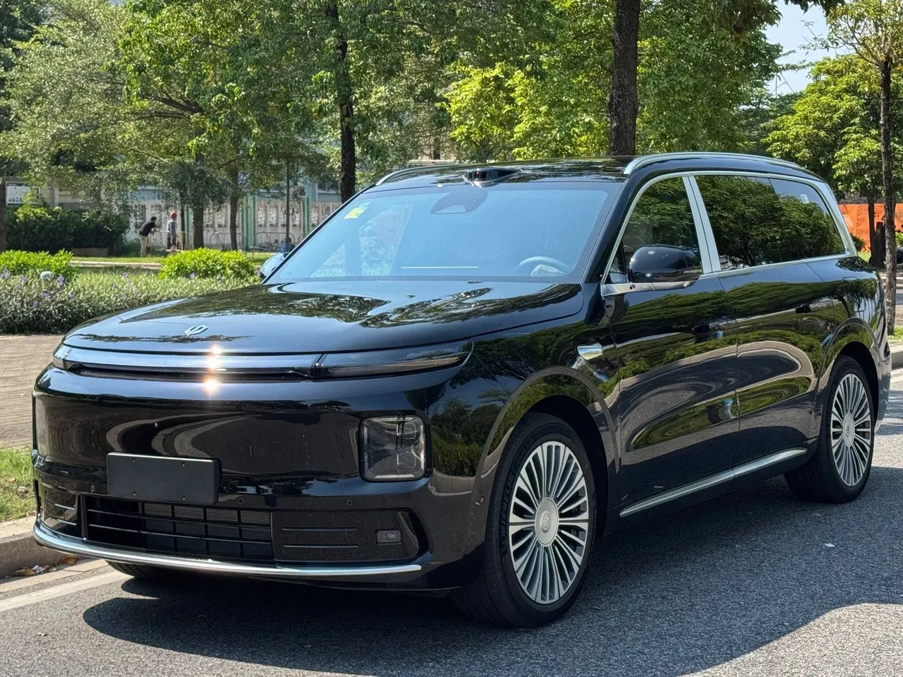 Leapmotor 2026 D 19 500 Zhizun Edition 6-seat Automatic Gear - View 1