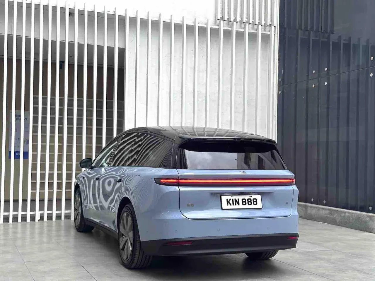 Li 2025 i8 Standard Edition Automatic Gear 7