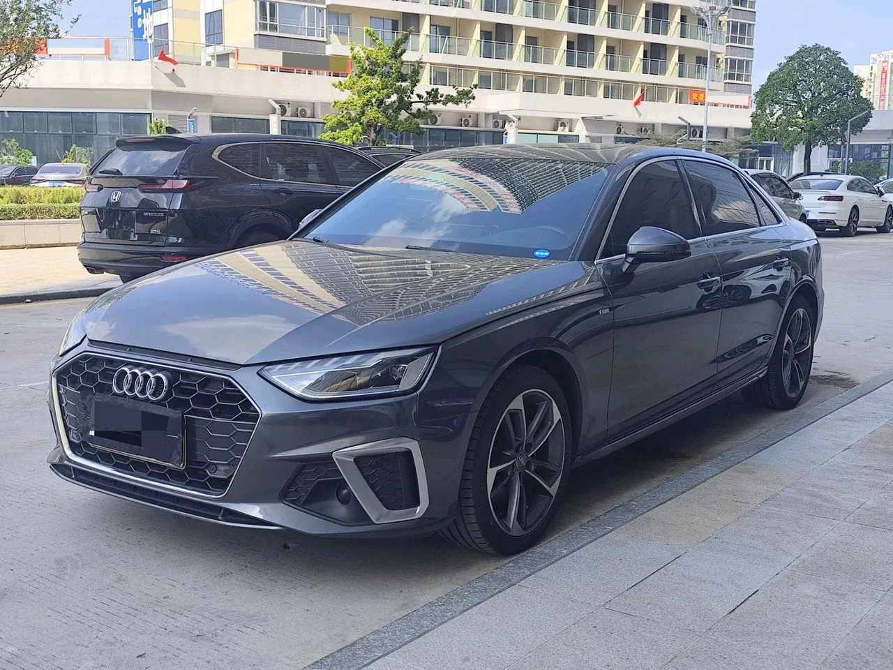 Audi 2020 A4L 2.0TFSI 40TFSI Fashion Dynamic Automatic - View 1