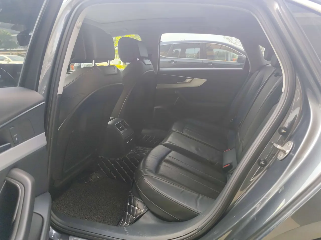Audi 2020 A4L 2.0TFSI 40TFSI Fashion Dynamic Automatic 4