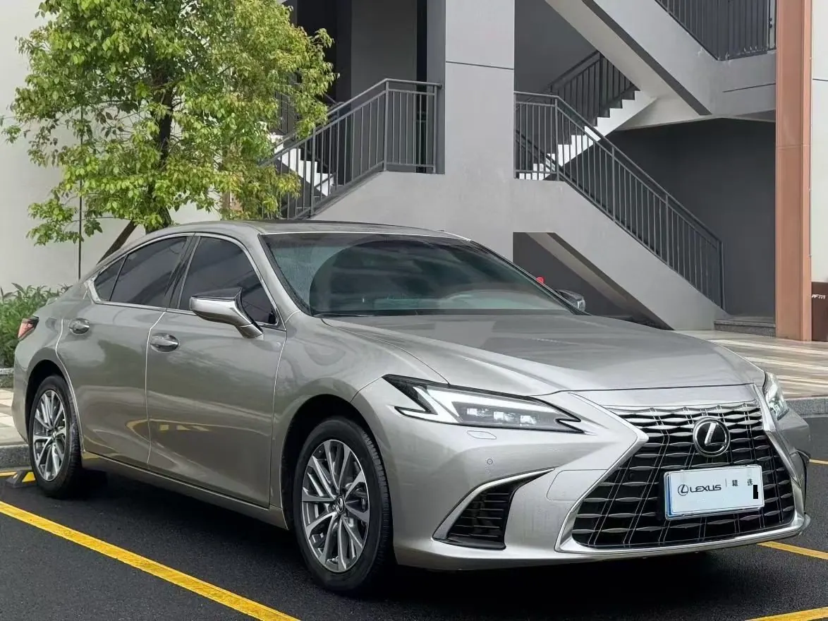 Lexus ES (Imported) 2025 ES300h 2.5 Stepless Premium Edition Automatic Gear 2