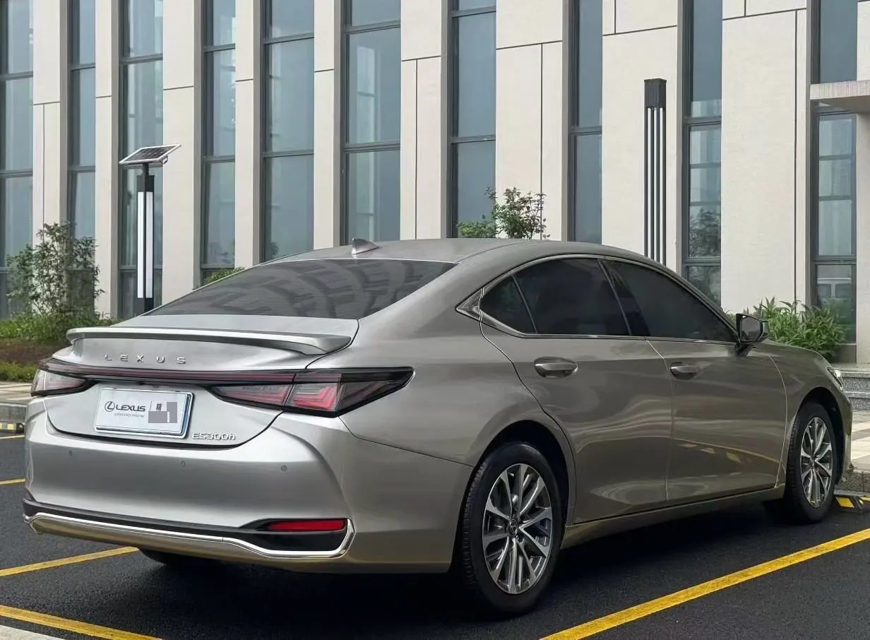 Lexus ES (Imported) 2025 ES300h 2.5 Stepless Premium Edition Automatic Gear 3