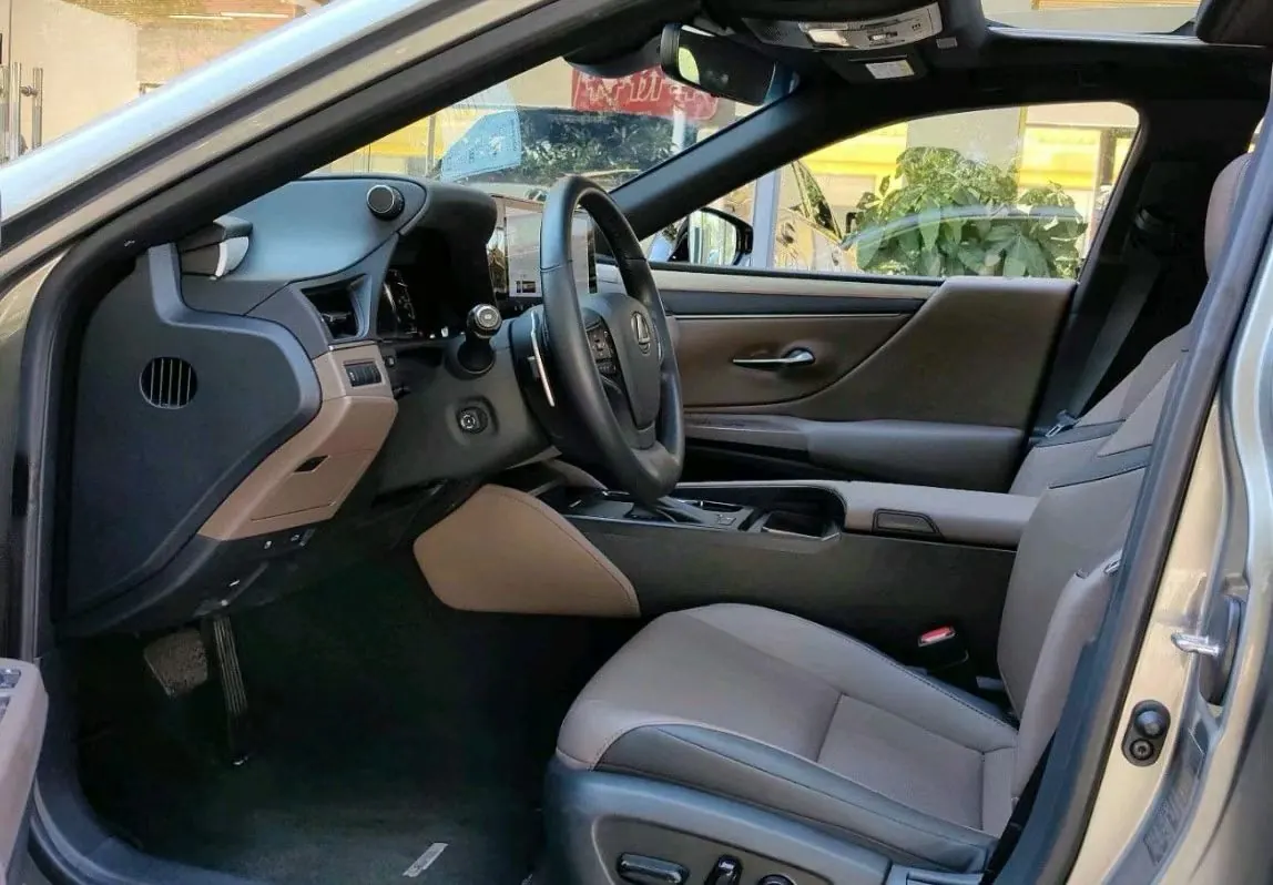 Lexus ES (Imported) 2025 ES300h 2.5 Stepless Premium Edition Automatic Gear 5