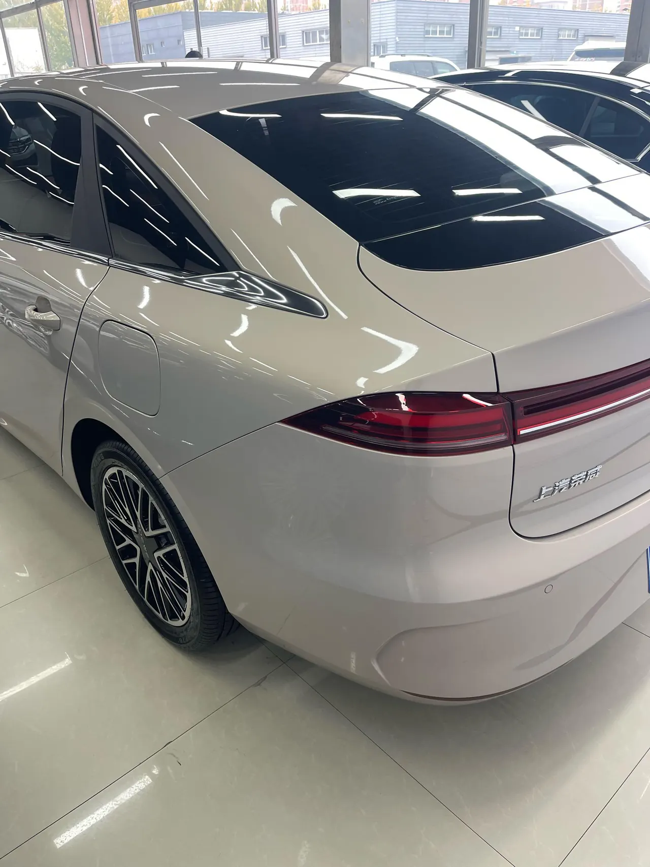 Roewe 2026 i6 1.5 Stepless Edition Automatic Gear 5