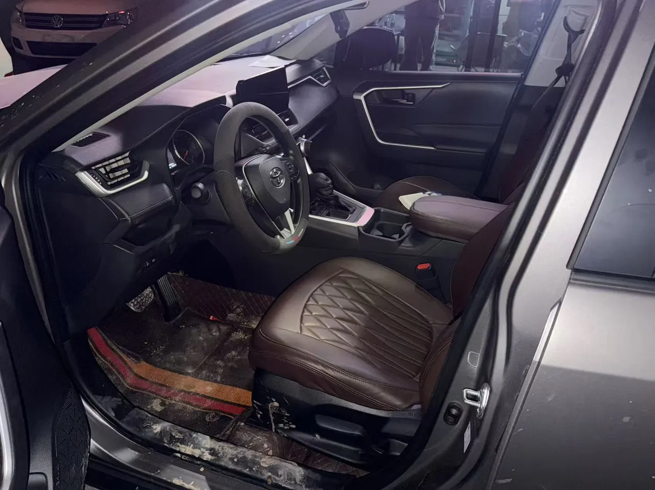Toyota 2023 RAV4 Rongbo 2.0 Stepless Two-Drive City Edition Automatic Gear 4