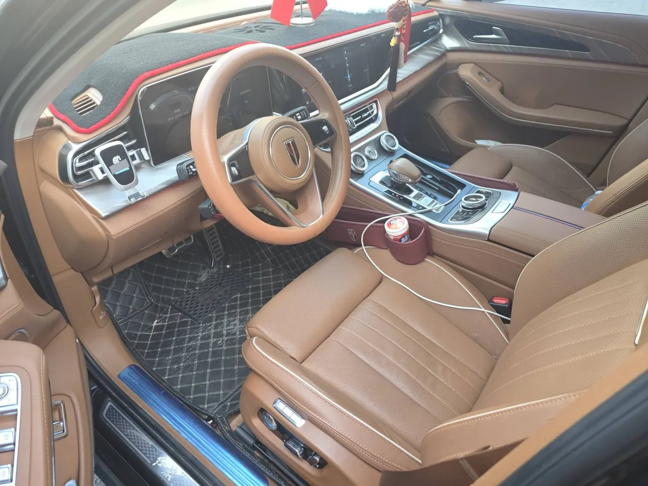 HongQi 2020 H9 48V 2.0T Zhilian Flag Edition Automatic Gear 2