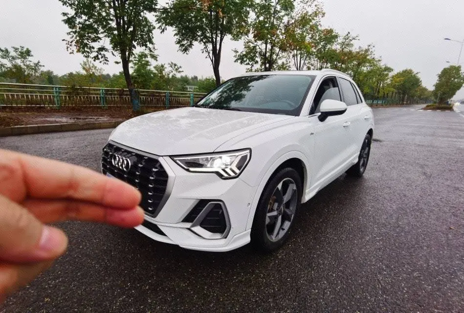 Audi 2021 Q3 1.4TFSI 35TFSI Fashion Elegant Automatic Gear - View 1
