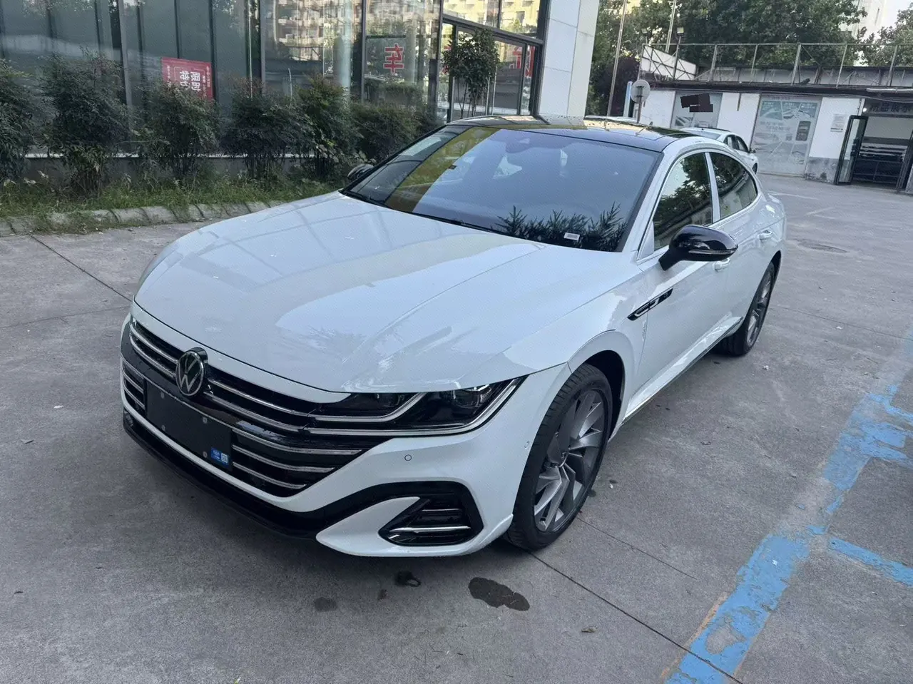 Volkswagen 2026 CC 2.0TSI 380TSI eye-catching 30 million selected automatic gear - View 1