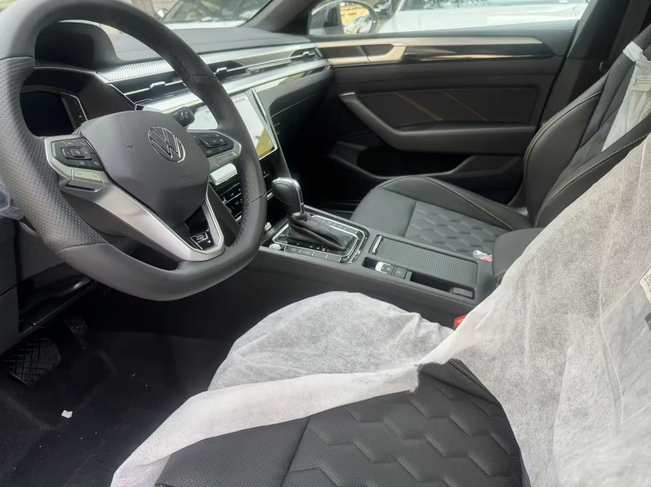Volkswagen 2026 CC 2.0TSI 380TSI eye-catching 30 million selected automatic gear 6