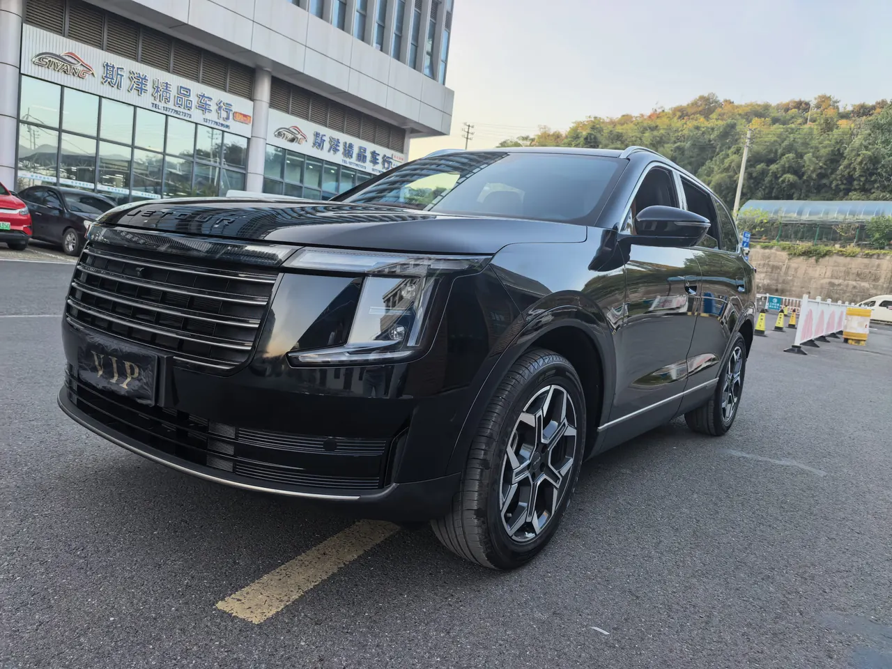 Jetour 2025 X70L 1.5TD luxury 5 automatic gear - View 1