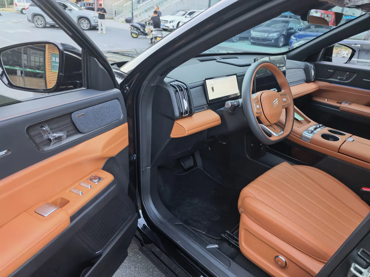 Jetour 2025 X70L 1.5TD luxury 5 automatic gear 9
