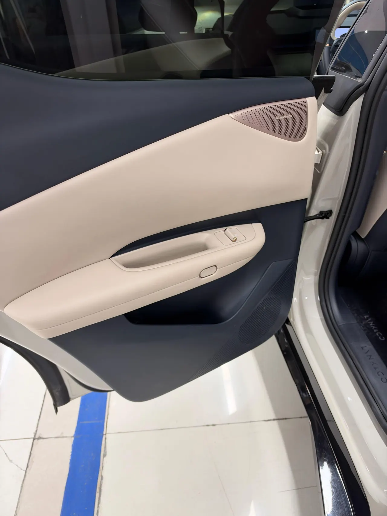 LYNK&amp;CO 2025 LYNK&amp;CO Z 20 530km Rear Drive Max Automatic 10