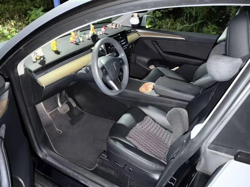 Tesla 2022 Model Y rear-wheel drive version (facelift) automatic gear 3