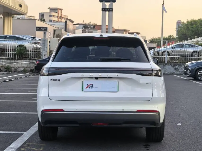 Geely Galaxy 2026 Starship 7 EM-i 1.5 135km Pilot Edition Automatic Gear 3