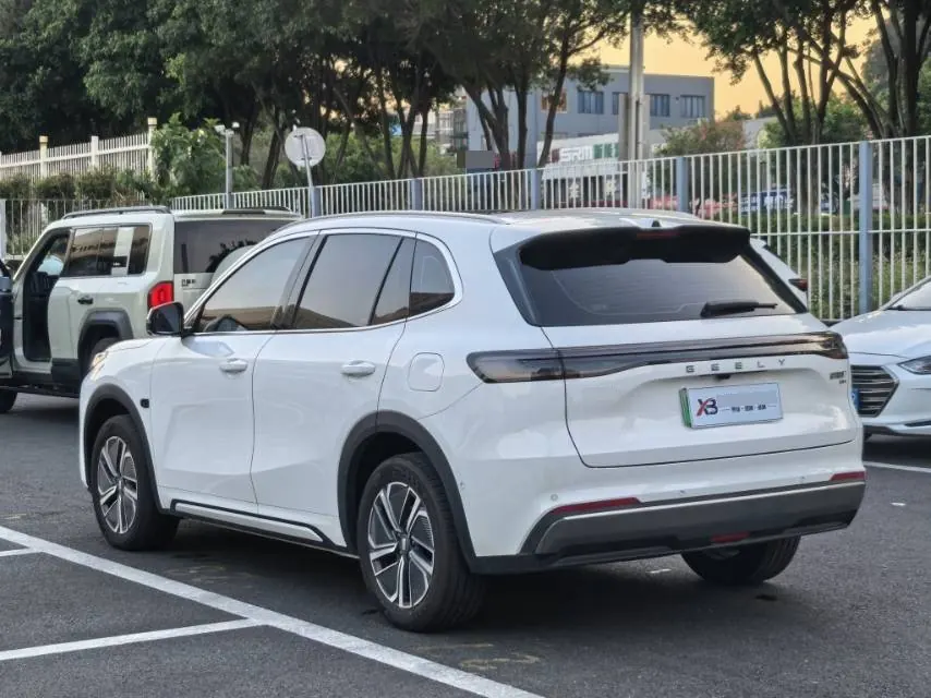 Geely Galaxy 2026 Starship 7 EM-i 1.5 135km Pilot Edition Automatic Gear 4