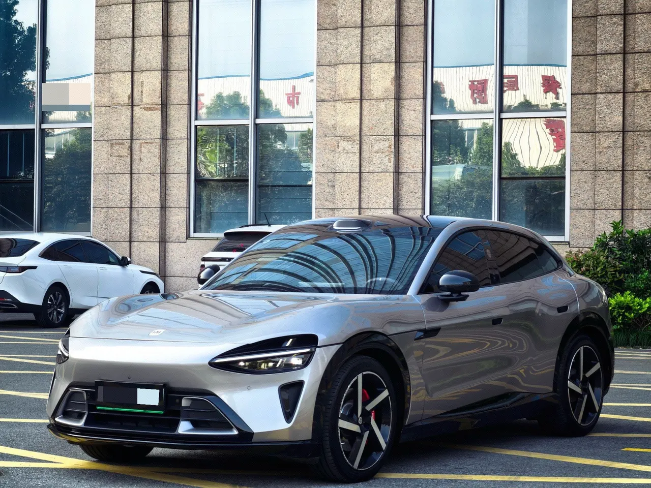 Open image lightbox: MI 2025 YU7 Long Endurance High Performance Four-wheel Drive Max Edition Automatic Gear