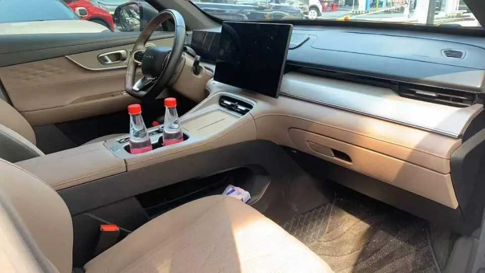 Chery 2025 Ruihu 8 PLUS 1.6TGDI 290TGDI honorable automatic gear 5