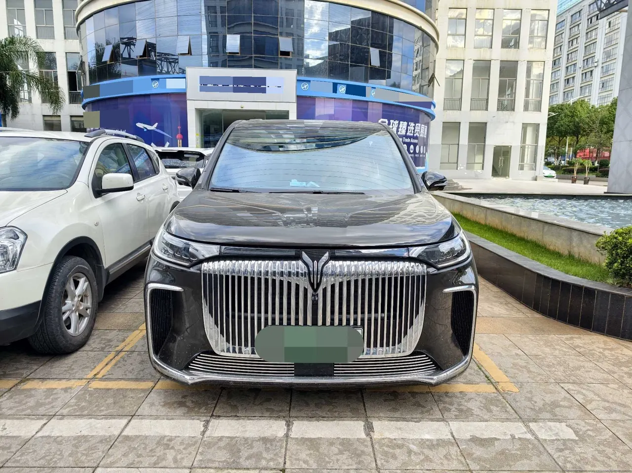 Voyah 2025 Dreamers Four-wheel Drive Flagship Kun Peng Edition Automatic Gear 2