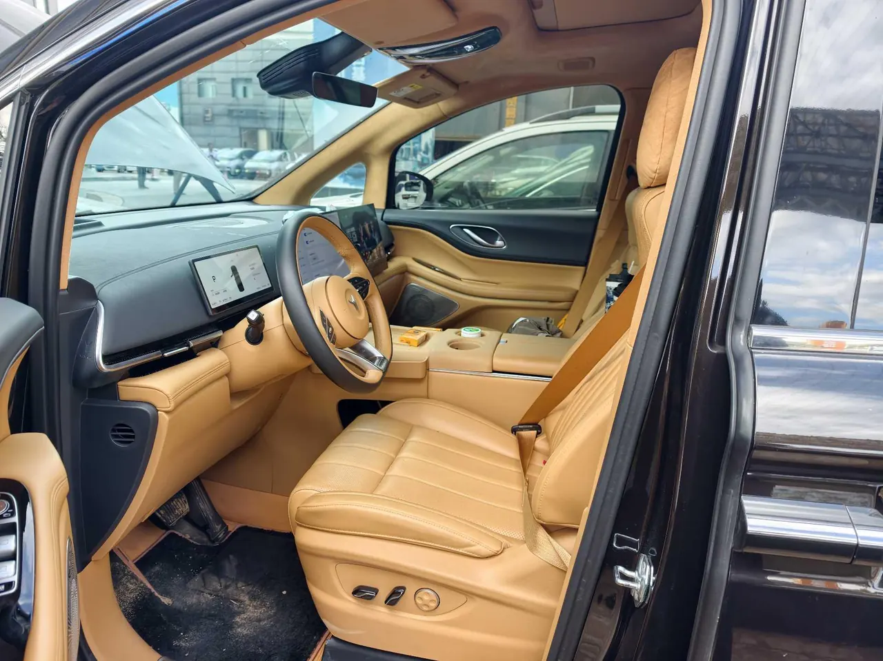Voyah 2025 Dreamers Four-wheel Drive Flagship Kun Peng Edition Automatic Gear 6