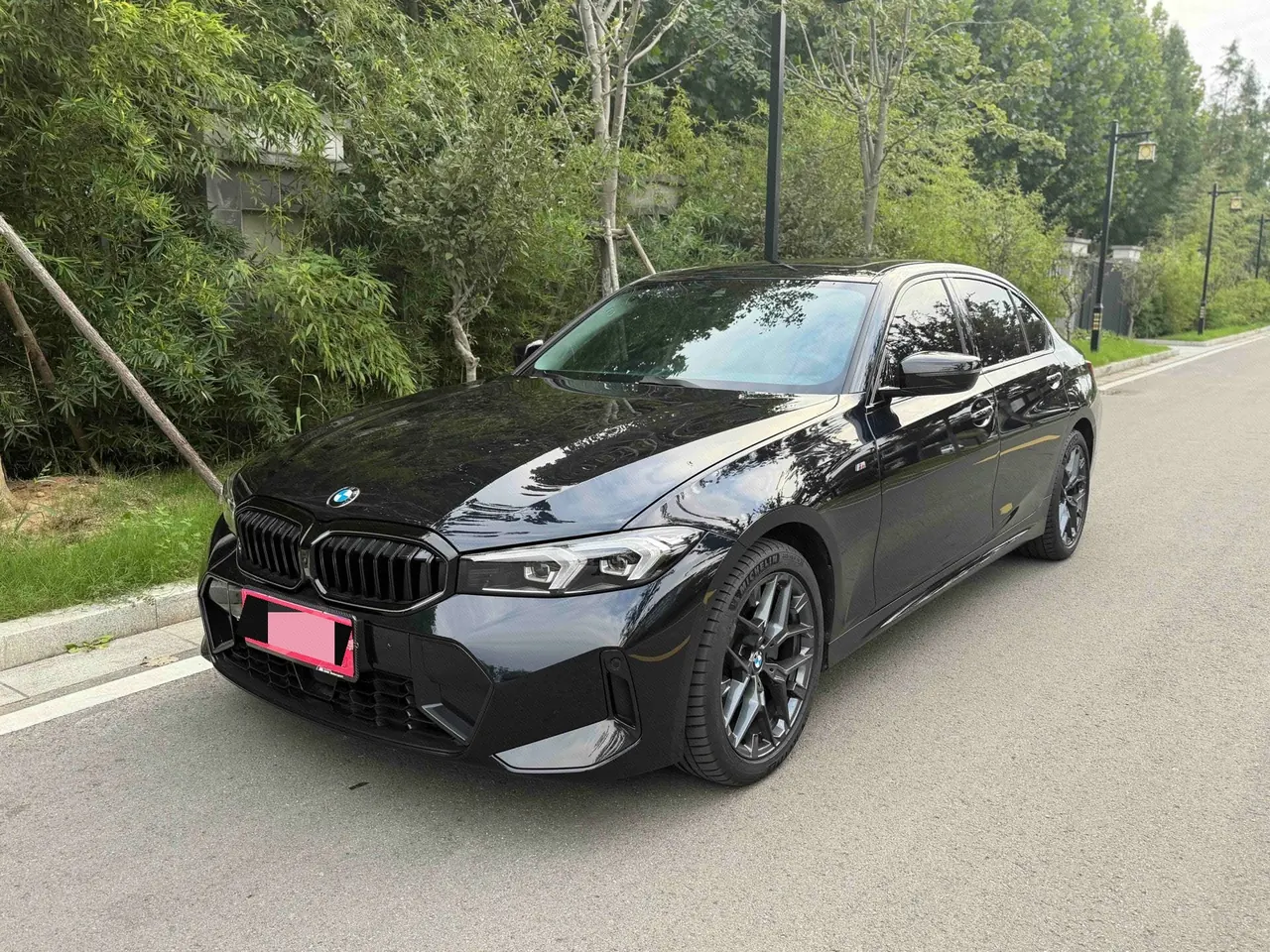 BMW 3 Series 2025 330Li 2.0T M Sports Obsidian Night Suit Automatic Gear - View 1