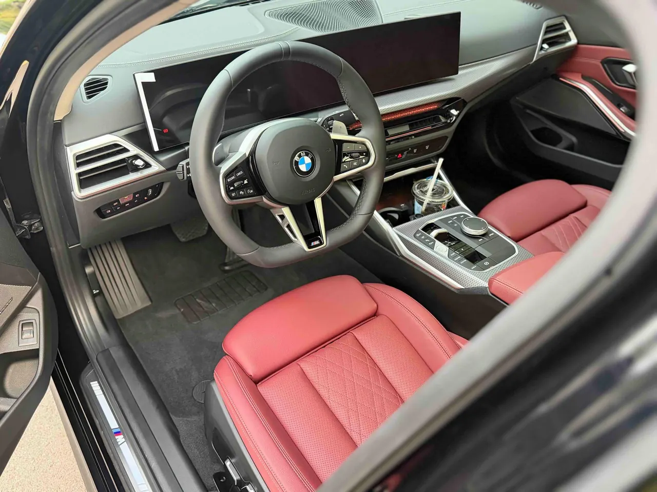 BMW 3 Series 2025 330Li 2.0T M Sports Obsidian Night Suit Automatic Gear 4