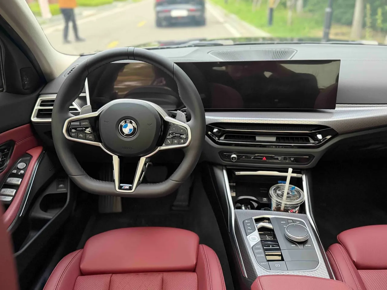 BMW 3 Series 2025 330Li 2.0T M Sports Obsidian Night Suit Automatic Gear 6