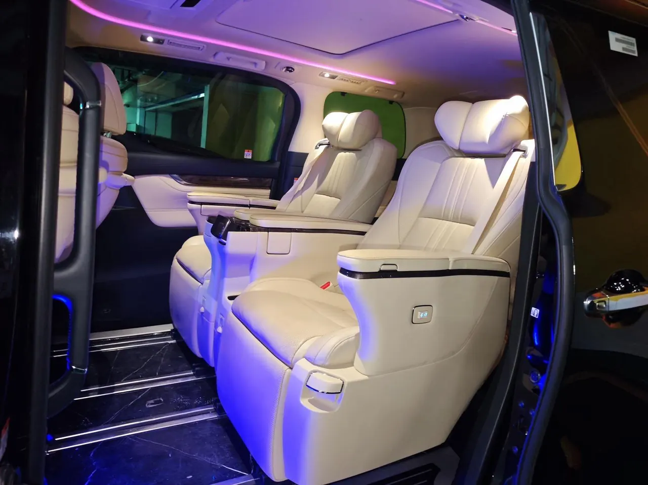 Toyota Wilfa (Imported) 2021 Wilfa 2.5 Stepless Crown HV Extreme Edition Automatic Gear 2