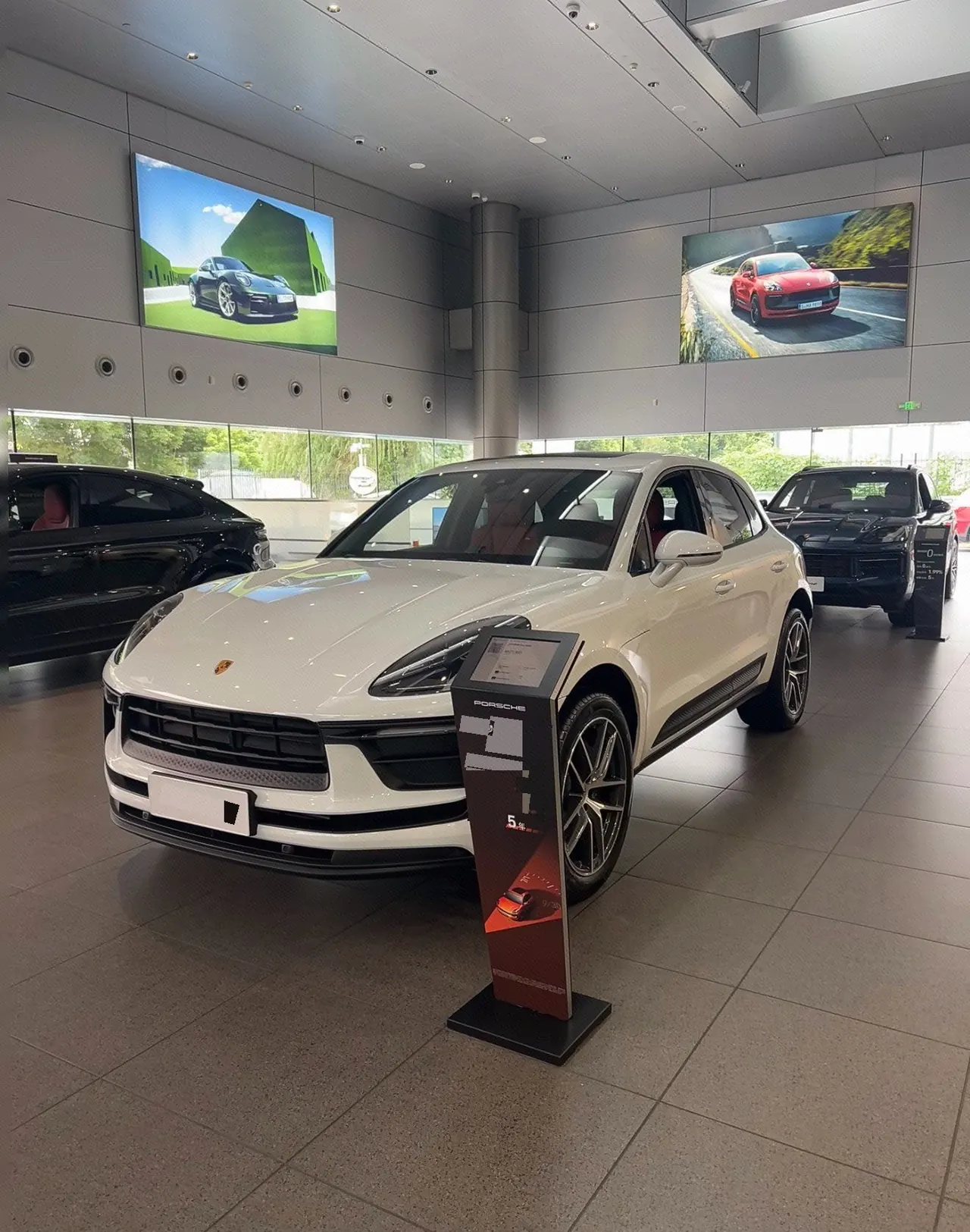 Porsche Macan (Imported) 2026 Macan 2.0T Dream Edition Automatic Gear - View 1