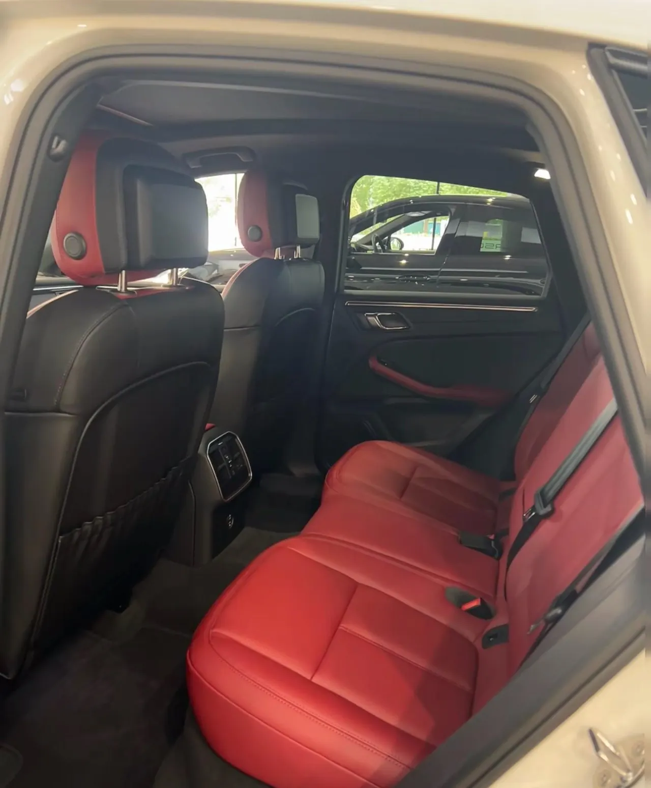 Porsche Macan (Imported) 2026 Macan 2.0T Dream Edition Automatic Gear 7