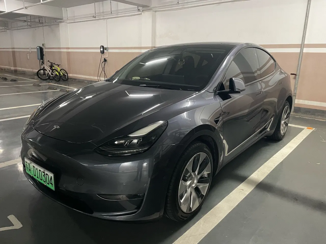 Open image lightbox: Tesla 2021 Model Y long endurance all-wheel drive version automatic transmission