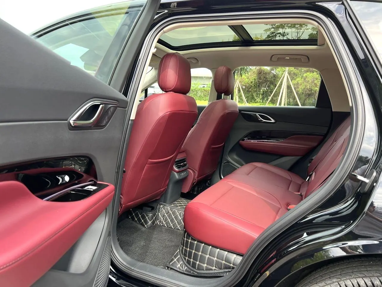 HongQi 2025 HS3 PHEV 1.5T 117km Strong Edition Automatic Gear 4
