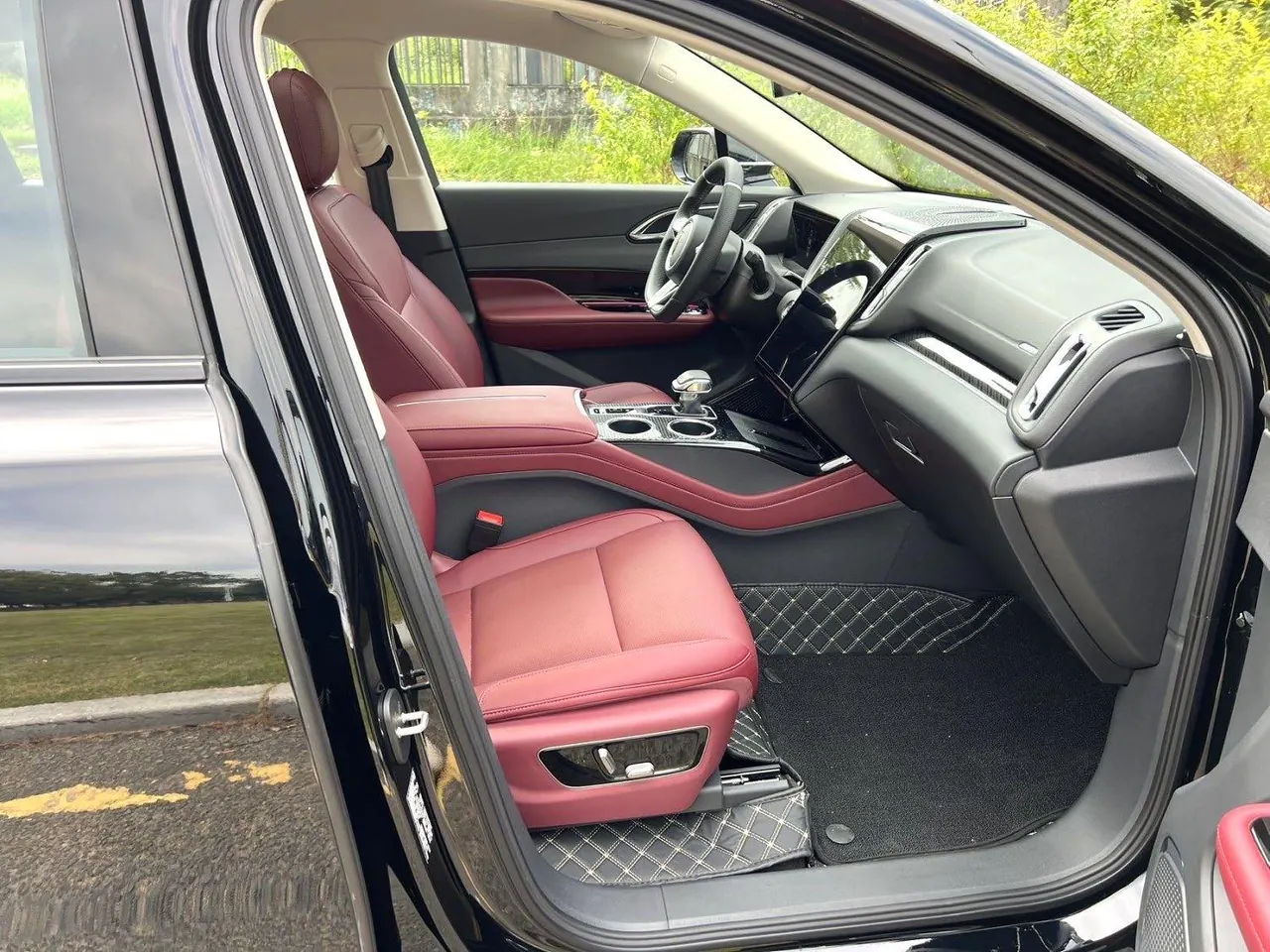HongQi 2025 HS3 PHEV 1.5T 117km Strong Edition Automatic Gear 8