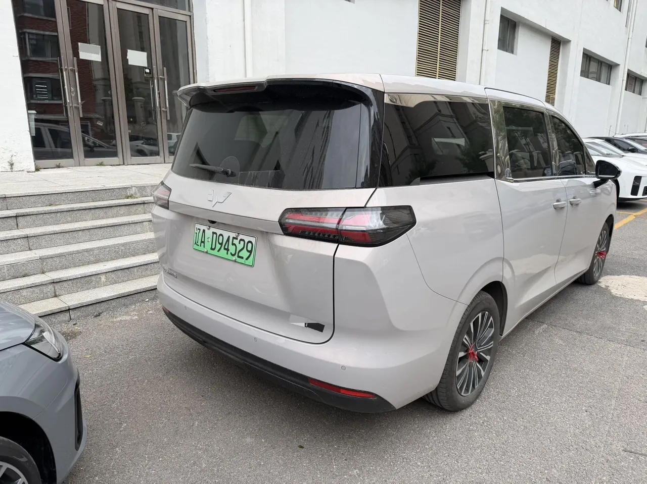 WuLing 2025 Starlight 730 500km Luxury Automatic Gear 5
