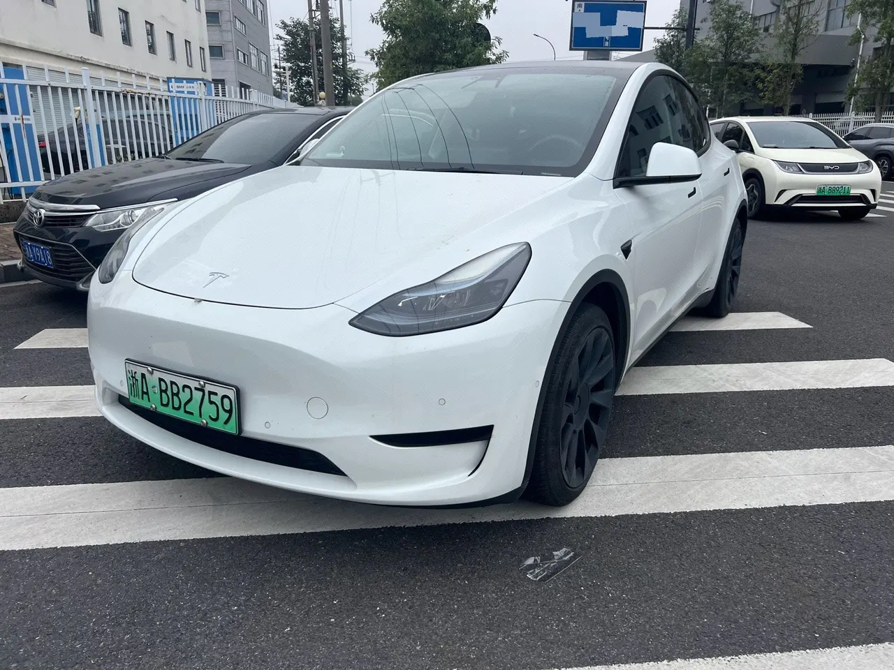 Open image lightbox: Tesla 2022 Model Y rear-wheel drive version (facelift) automatic gear