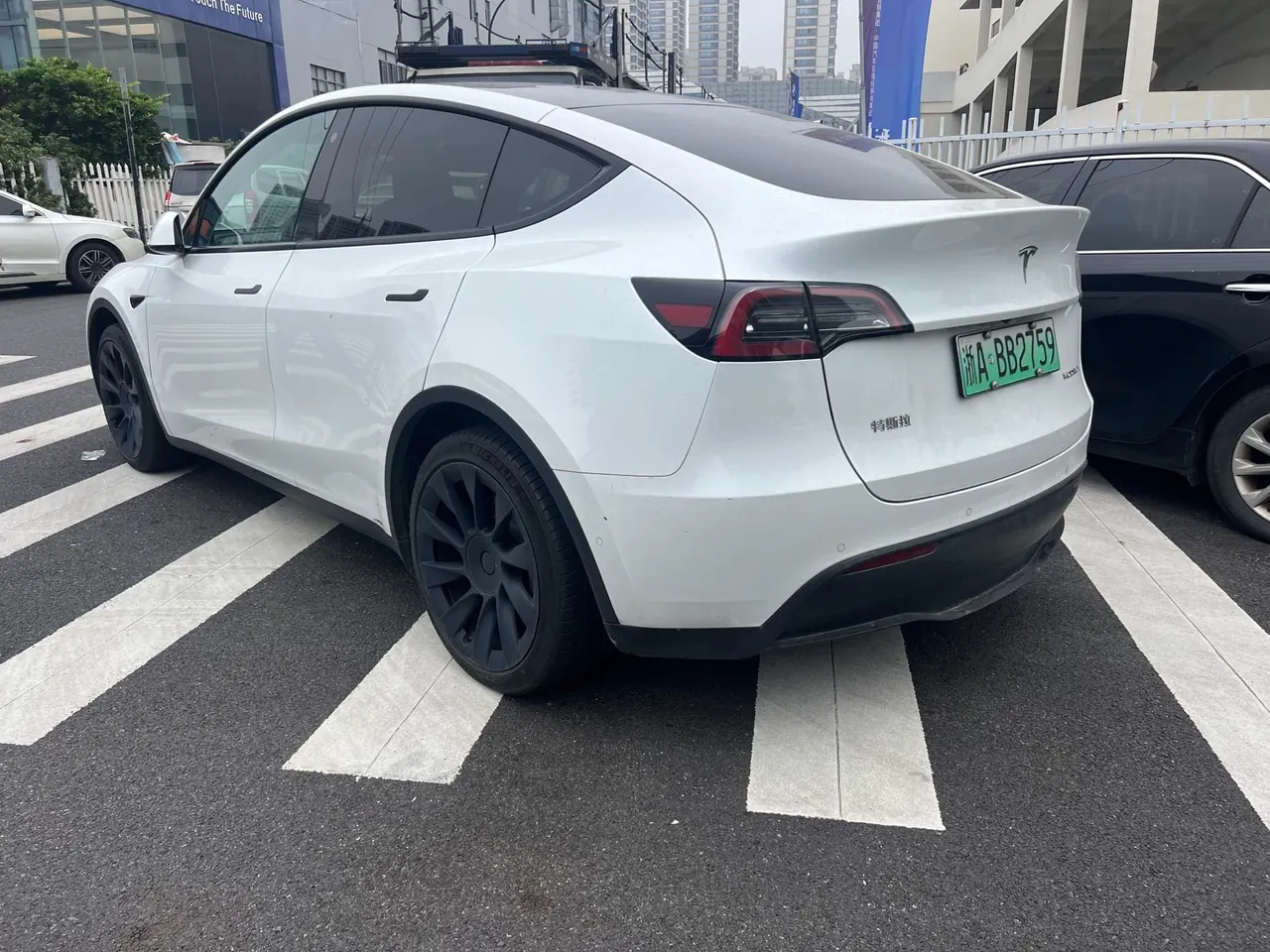 Tesla 2022 Model Y rear-wheel drive version (facelift) automatic gear 2