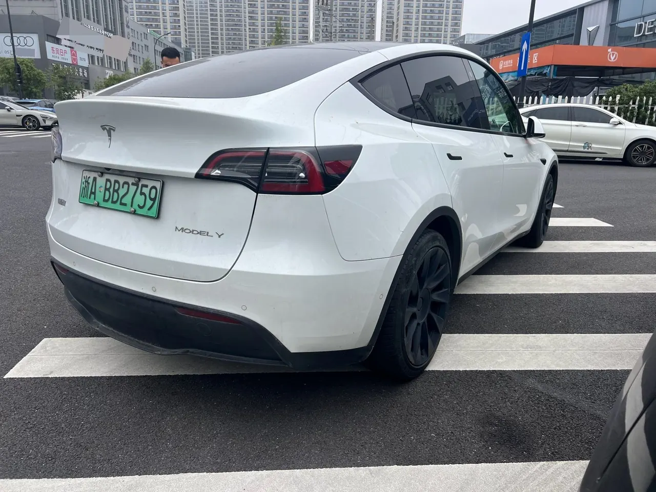 Tesla 2022 Model Y rear-wheel drive version (facelift) automatic gear 3