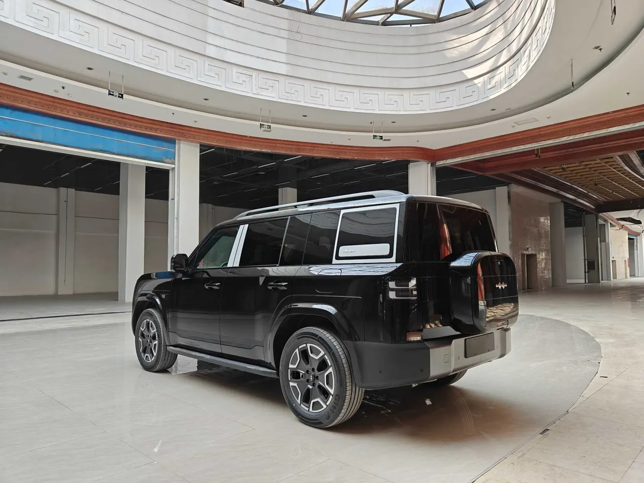 FangChengBao 2025 Titanium 7 1.5T Stepless 200KM Two-Drive Max Edition Automatic Gear 2
