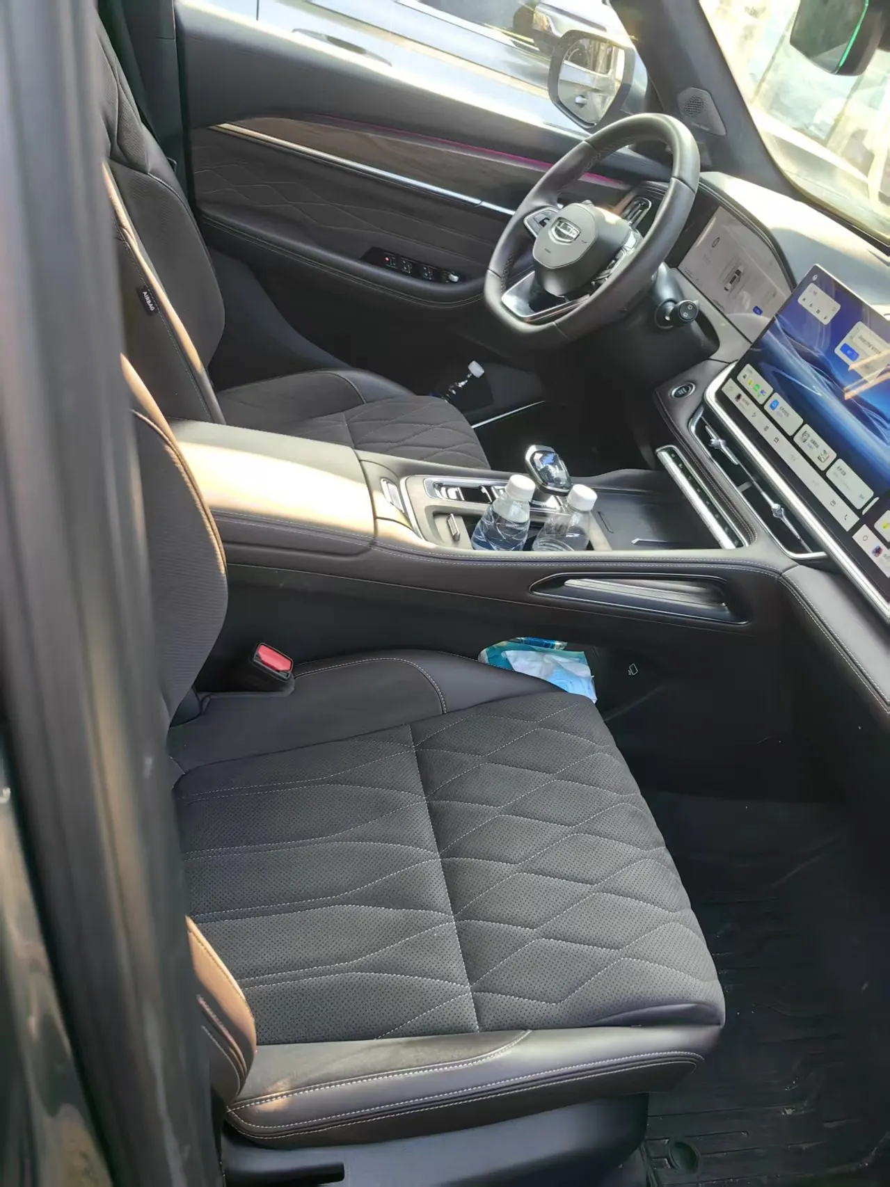 Geely 2026 XingyueL (Monjaro) 2.0TD Oriental Obsidian full moon version automatic gear 6